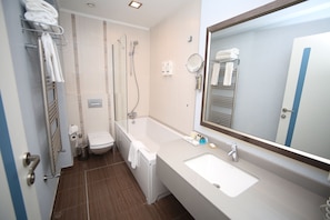 Business Room | Bathroom