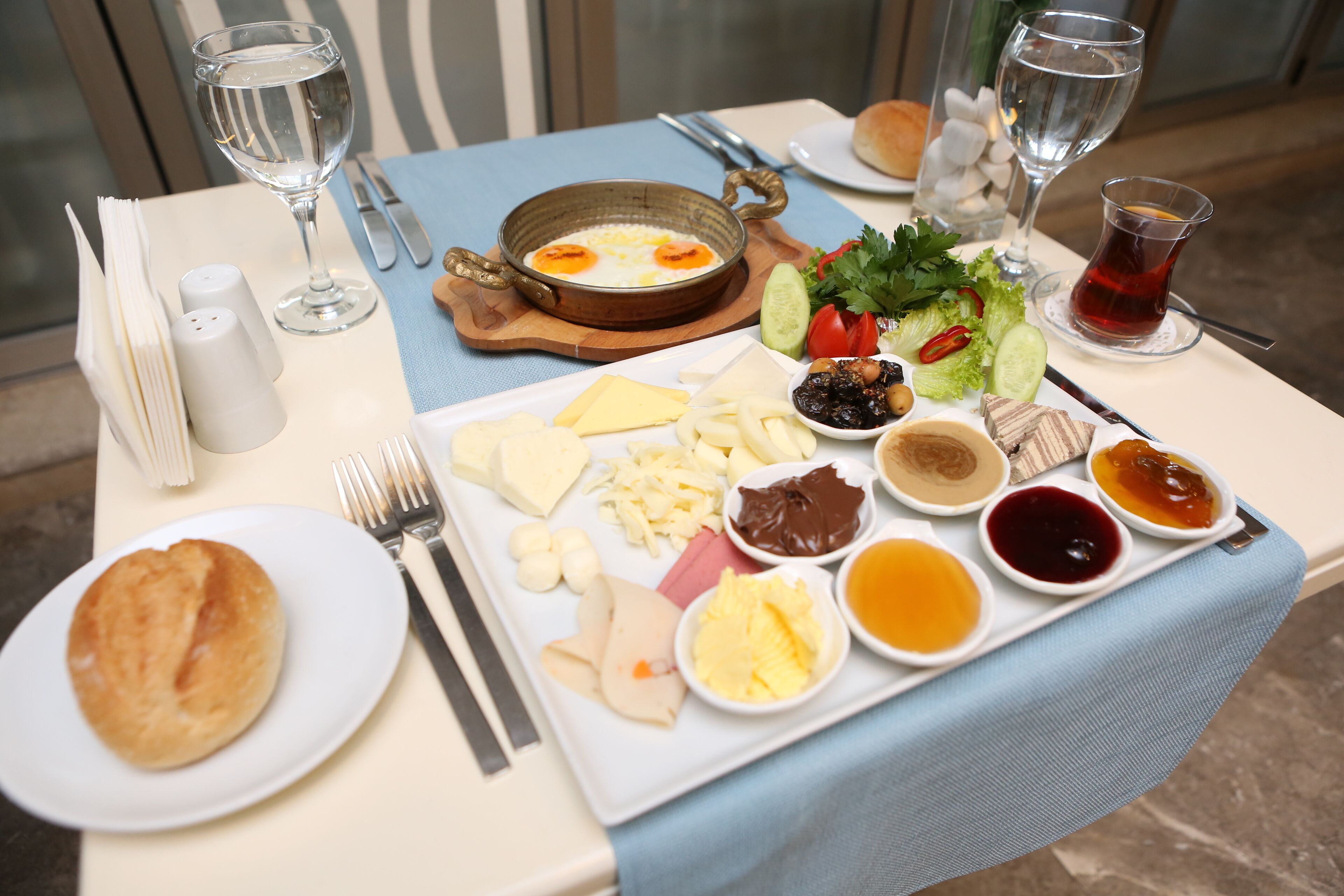 Photo - Grand Nora Hotel