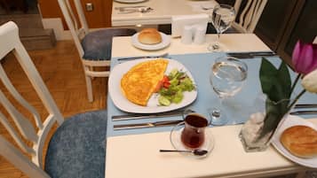 Desayuno bufé gratuito y diario