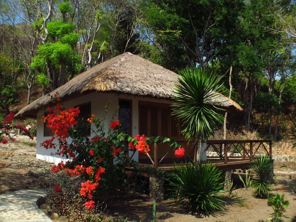 Terrace/patio - Coconut Beach Resort (Labuan Bajo)