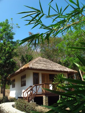 Terrace/patio - Coconut Beach Resort (Labuan Bajo)