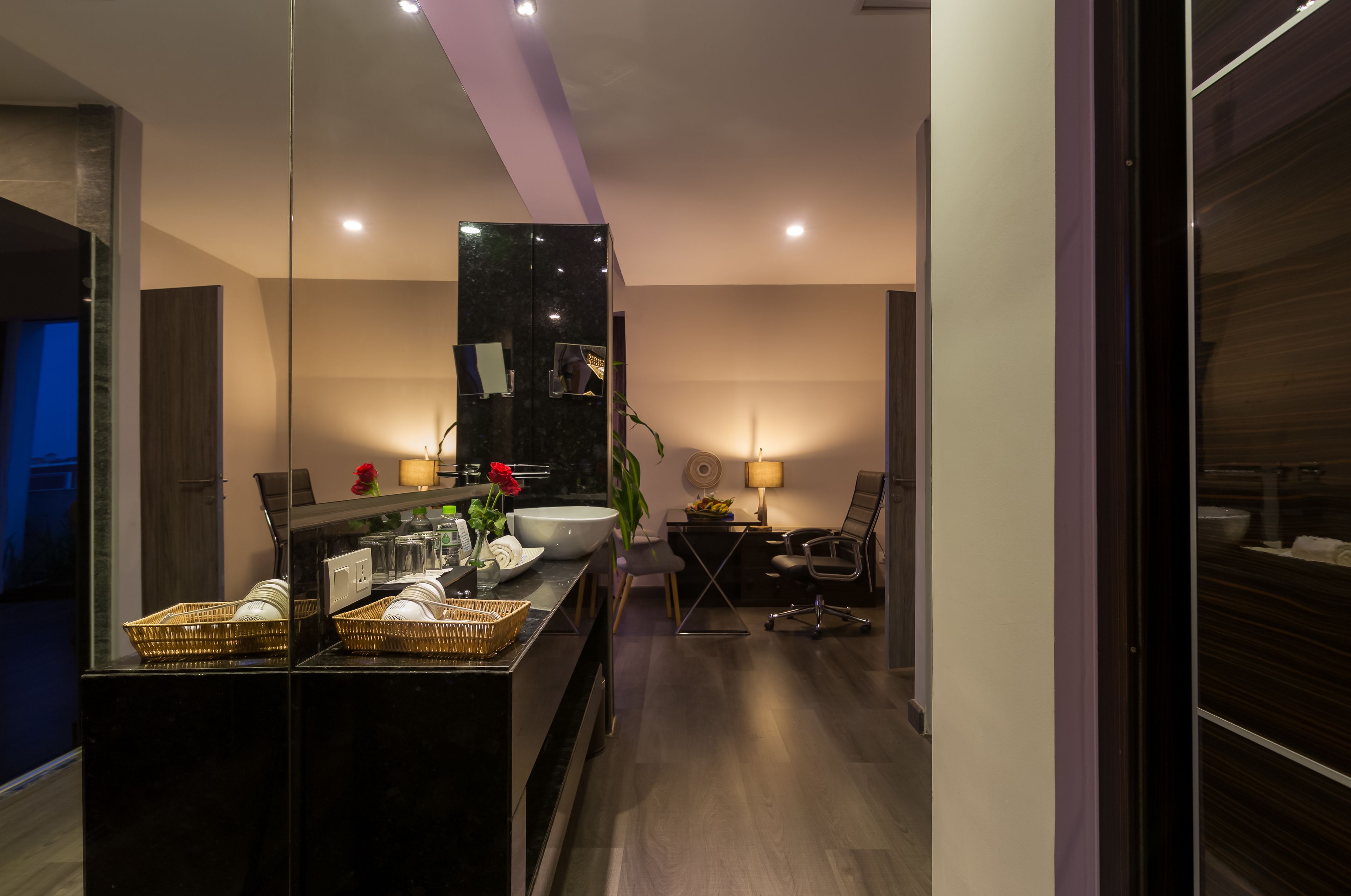 presidential room, 1 bedroom, city view | minibar, in-room safe, desk, iron/ironing board