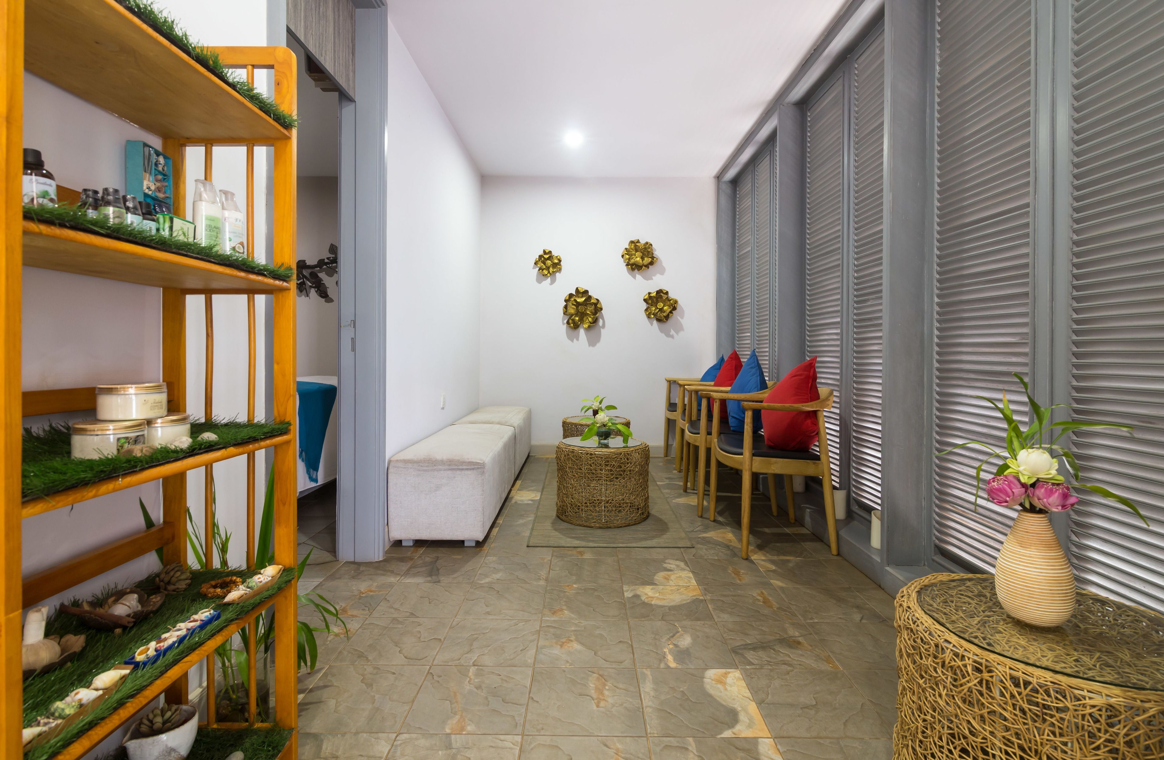 couples treatment room(s), body treatments, aromatherapy, body scrubs