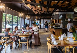 Breakfast served  - Damrei Residence & Spa (Siem Reap)