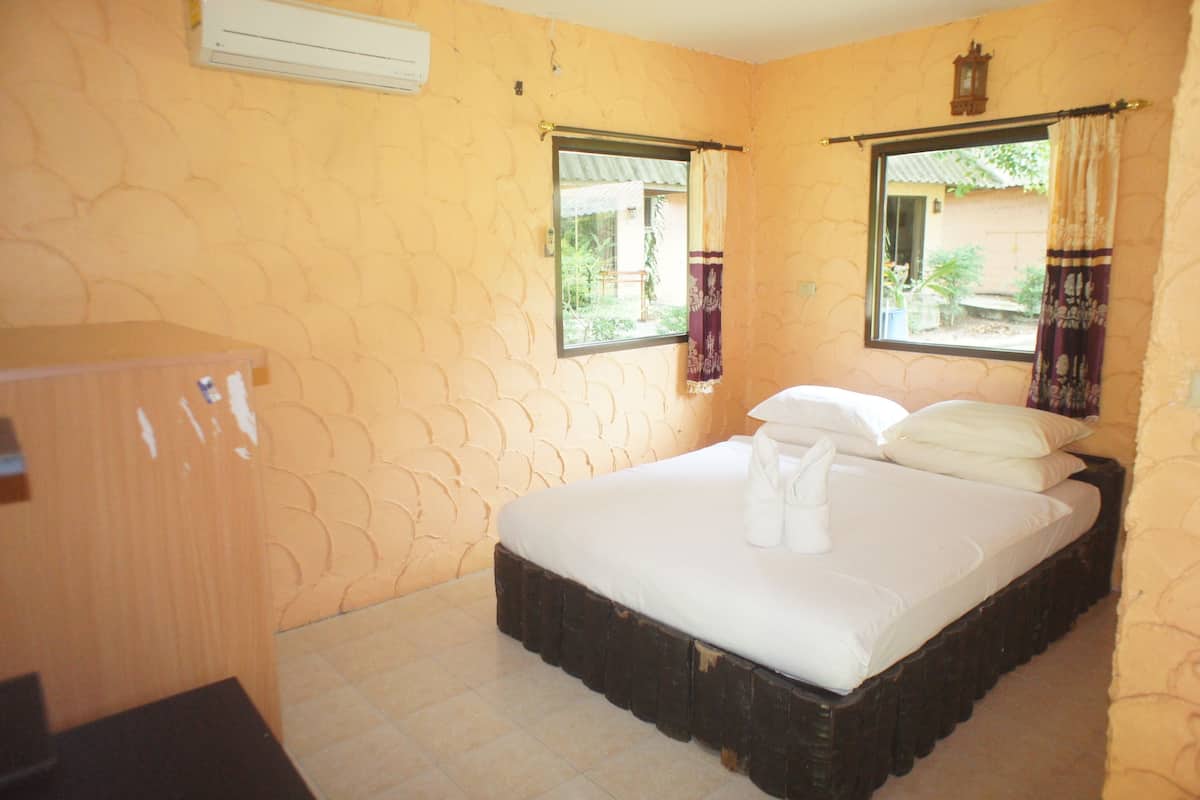 Rollaway beds, free WiFi