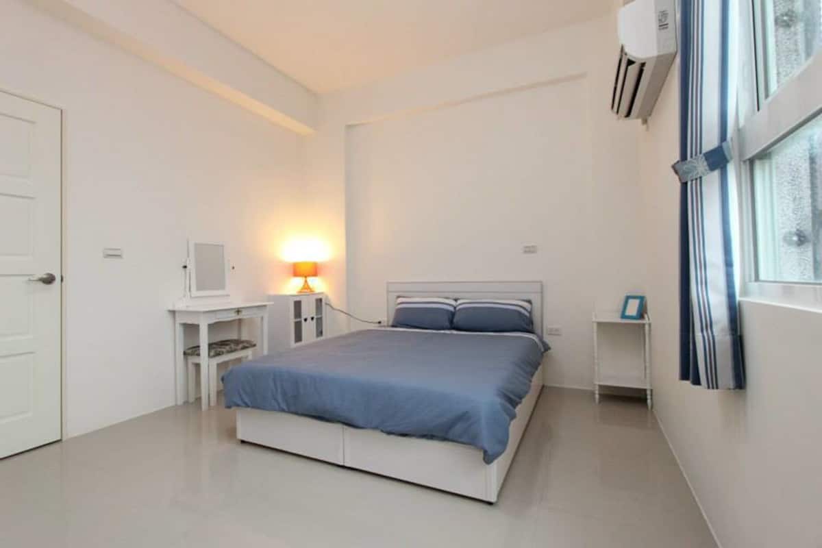 Standard Double Room | Individually decorated, desk, blackout drapes, free WiFi