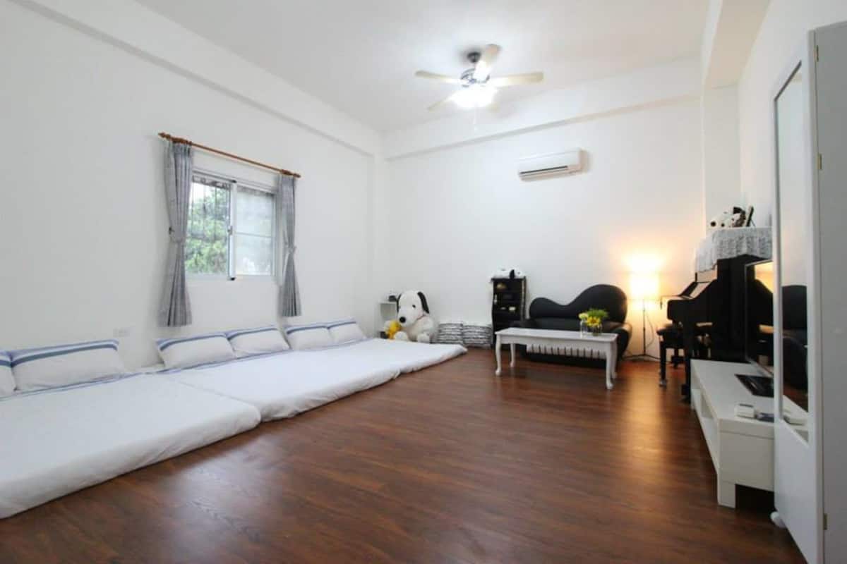 Family Room | Individually decorated, desk, blackout drapes, free WiFi