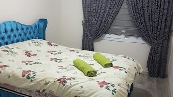 Apartment, 1 Bedroom | 1 bedroom, desk, free WiFi