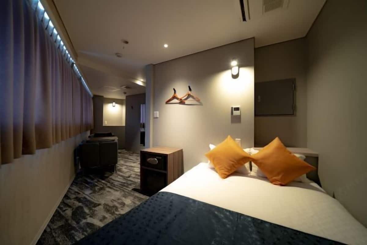 In-room safe, free WiFi, bed sheets, wheelchair access