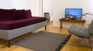 Maison familiale, 4 chambres | Salle de séjour | Téléviseur à écran plat