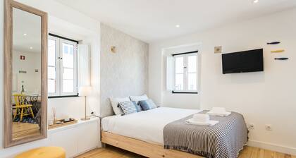 Alfama Loft Studio Loft Apartment w/ River View - by LU Holidays