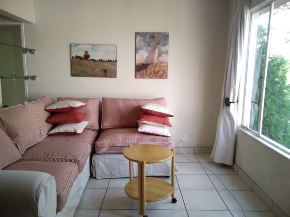 Apartment, 1 Bedroom | Living area