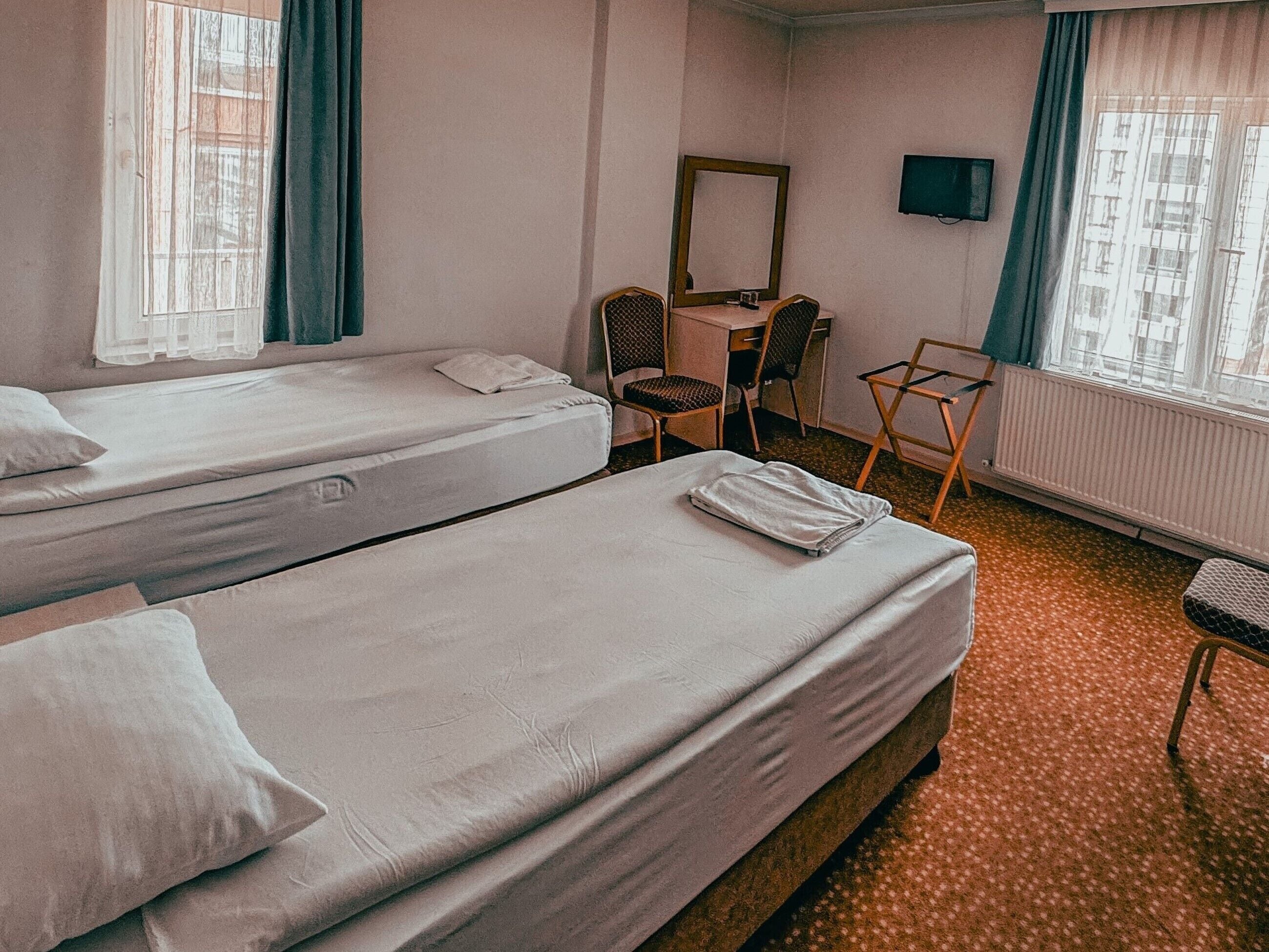 twin room, 2 single beds | minibar, in-room safe, desk, soundproofing