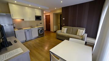Apartment, 1 Bedroom, Terrace | Private kitchen | Fridge, microwave, stovetop, dishwasher
