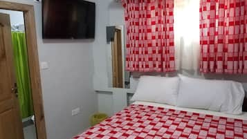 Double Room | Desk, soundproofing, iron/ironing board, free WiFi