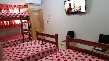 Family Room | Desk, soundproofing, iron/ironing board, free WiFi