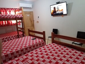 Family Room | Desk, soundproofing, iron/ironing board, free WiFi - Sharp Guest House (Accra)