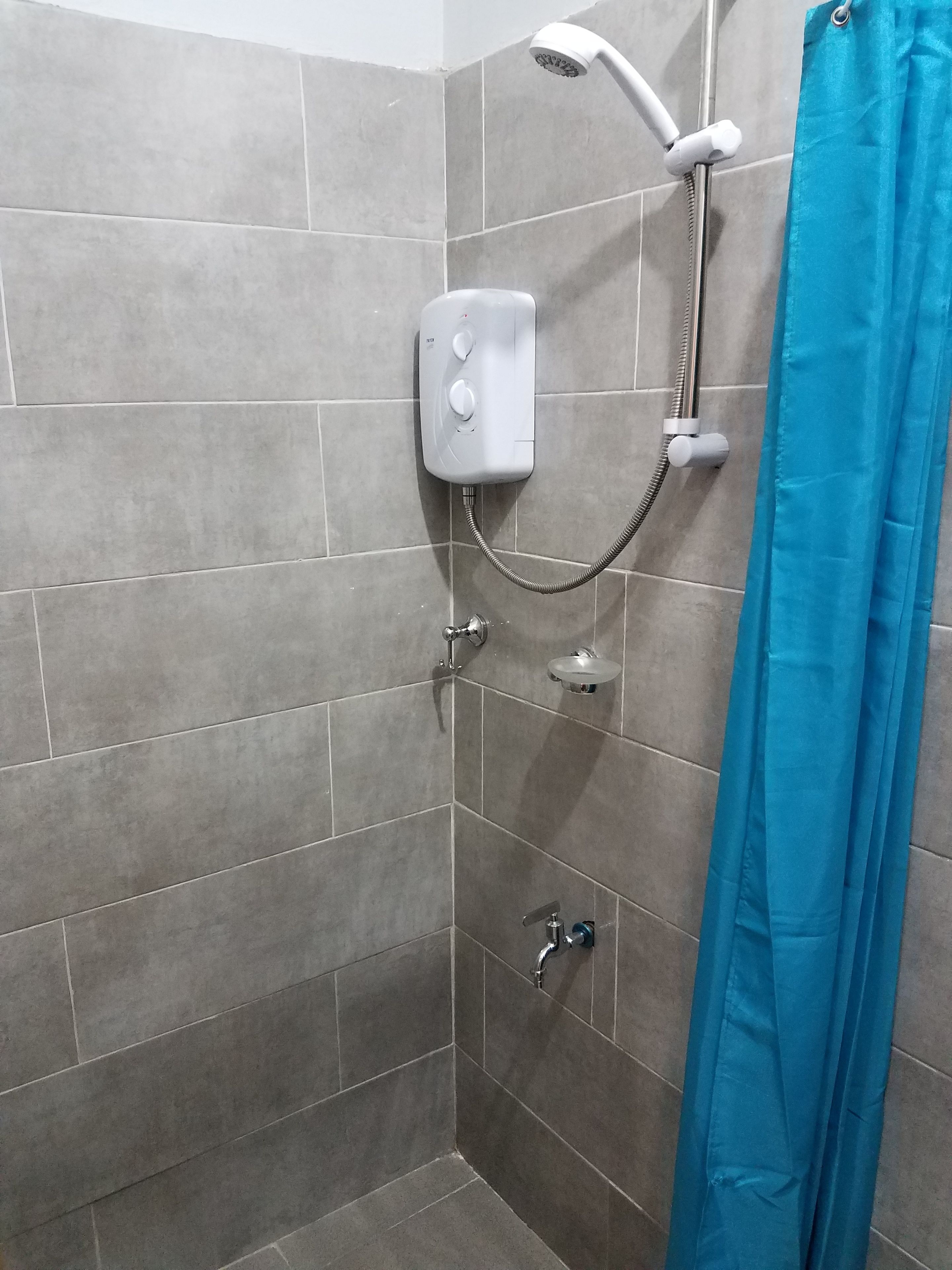 Single Room | Bathroom shower