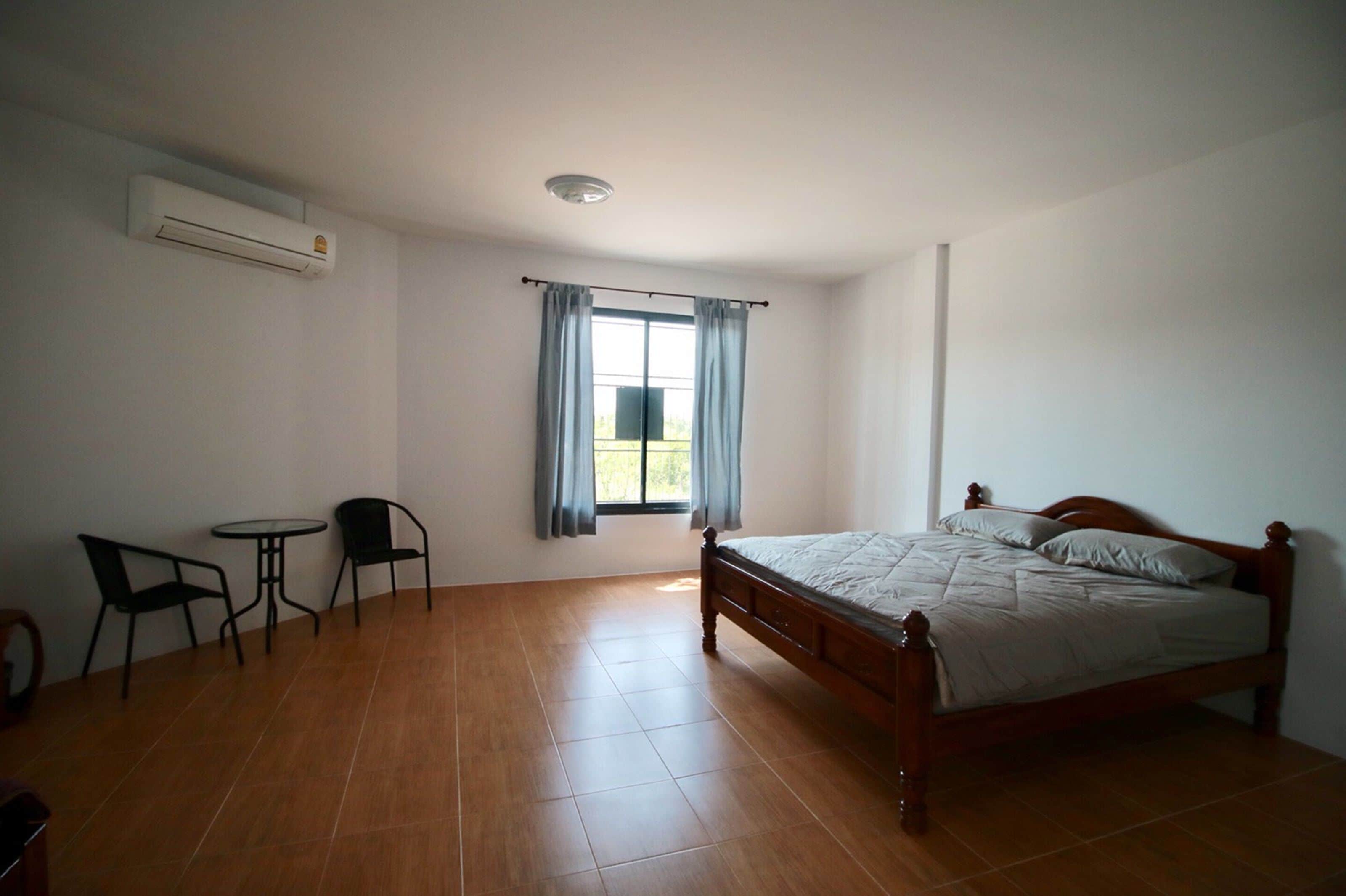 Deluxe King Room | Free WiFi