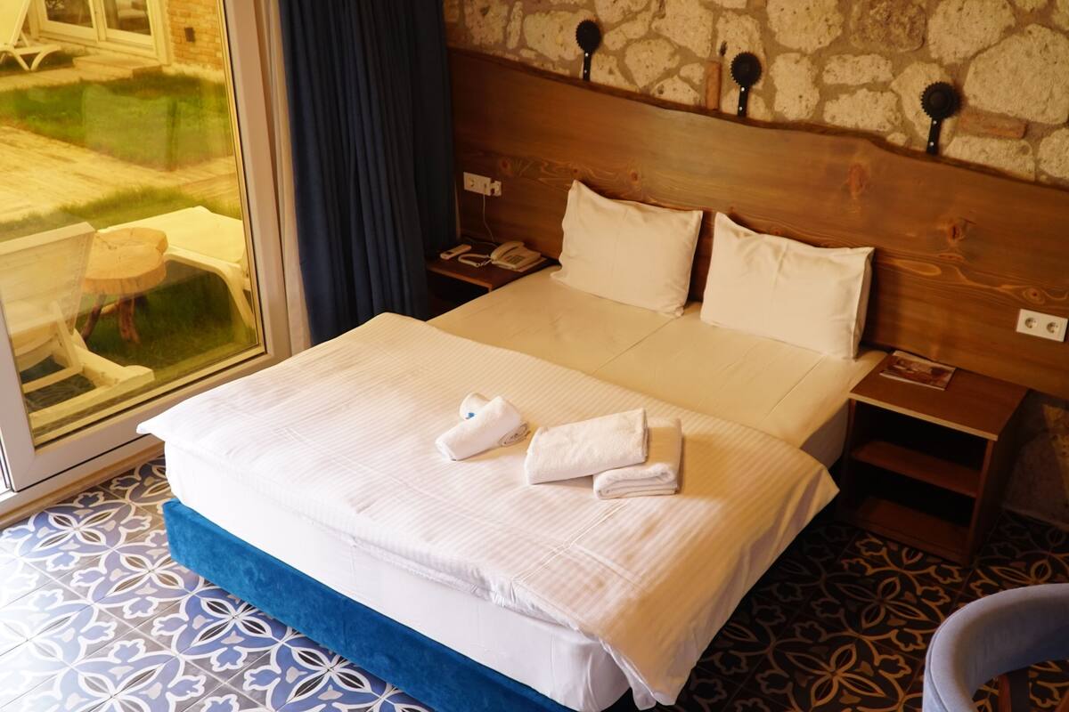 Exclusive Double Room, Non Smoking | Minibar, desk, iron/ironing board (on request), bed sheets