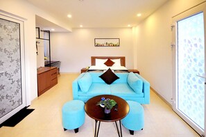 Deluxe Studio, 1 Bedroom | Desk, blackout drapes, soundproofing, free WiFi - Banana Stay Nha Trang (Nha Trang)