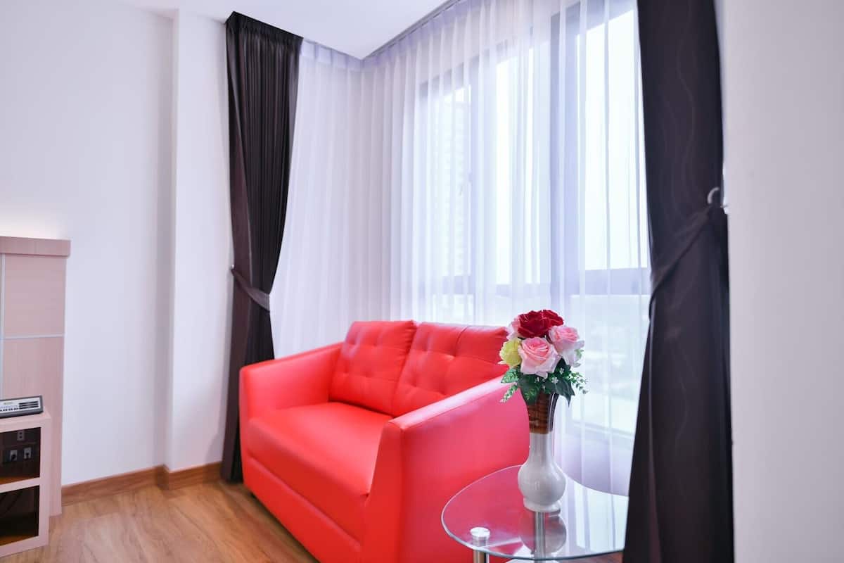 32-inch lcd tv with cable channels, tv