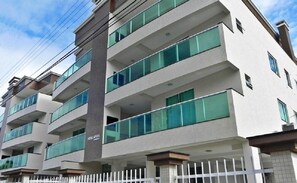Front of property - Apartamento Rua Parati (Bombinhas)