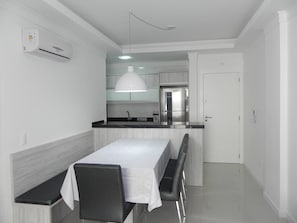 Apartment (1049) | In-room dining
