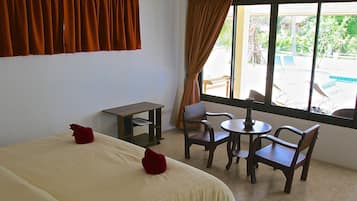 Studio with Sea View | Brankas, kedap suara, setrika/meja setrika, dan Wi-Fi gratis
