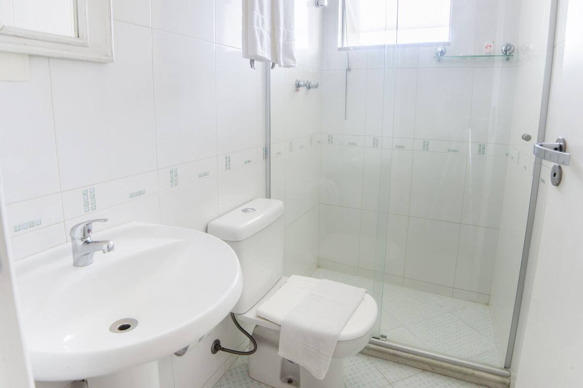 twin room | bathroom | hair dryer, towels, soap, shampoo