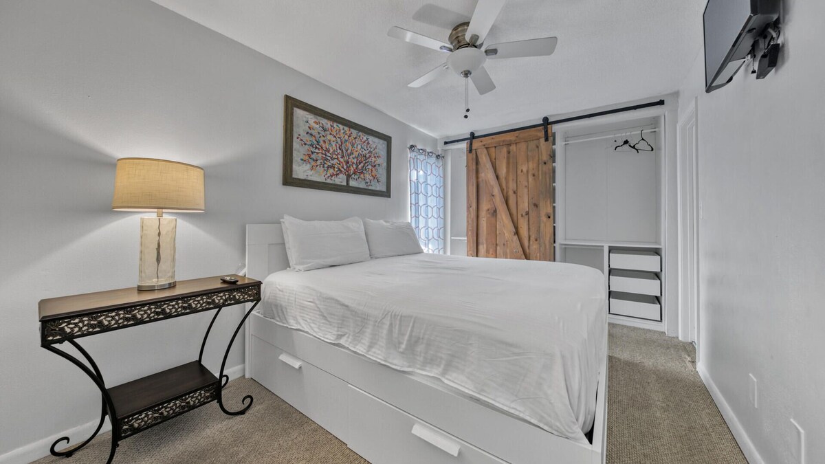 Photo 6 of Canal Views! Free Beach Service, Pet Friendly! Sandpiper Cove 4100!