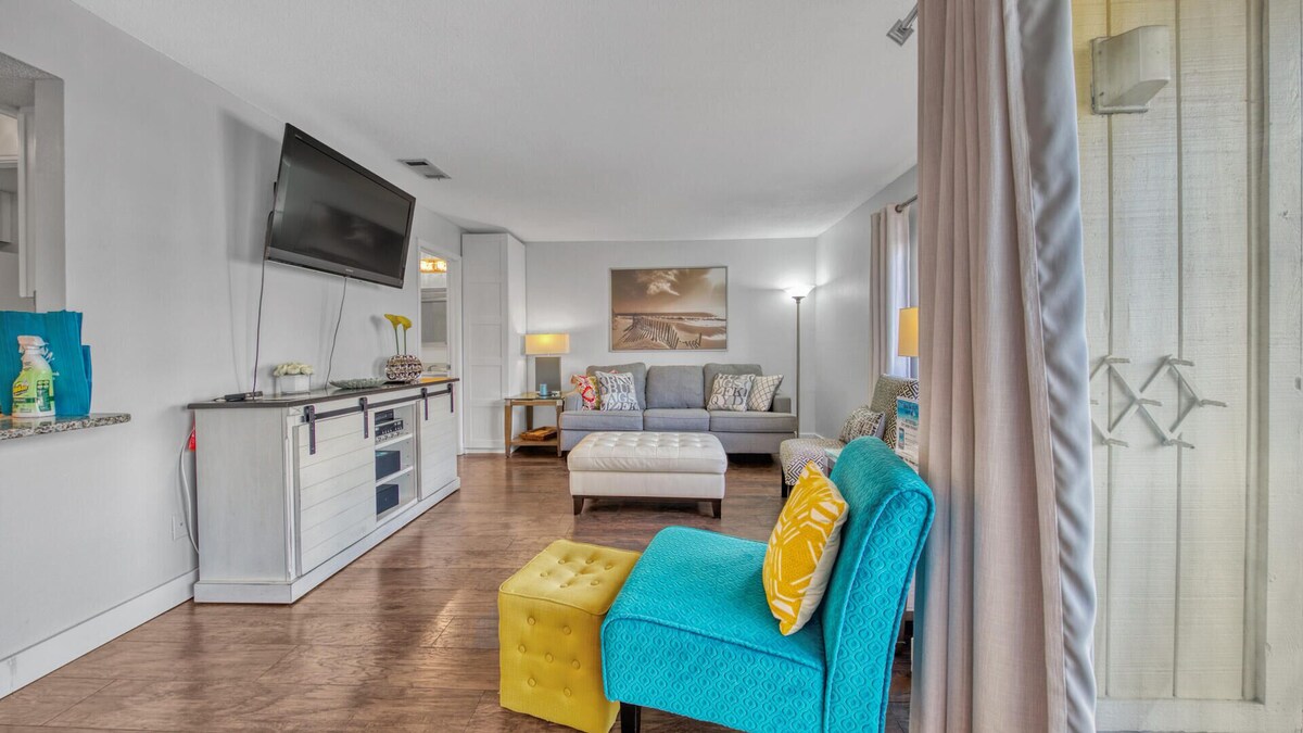 Photo 10 of Canal Views! Free Beach Service, Pet Friendly! Sandpiper Cove 4100!