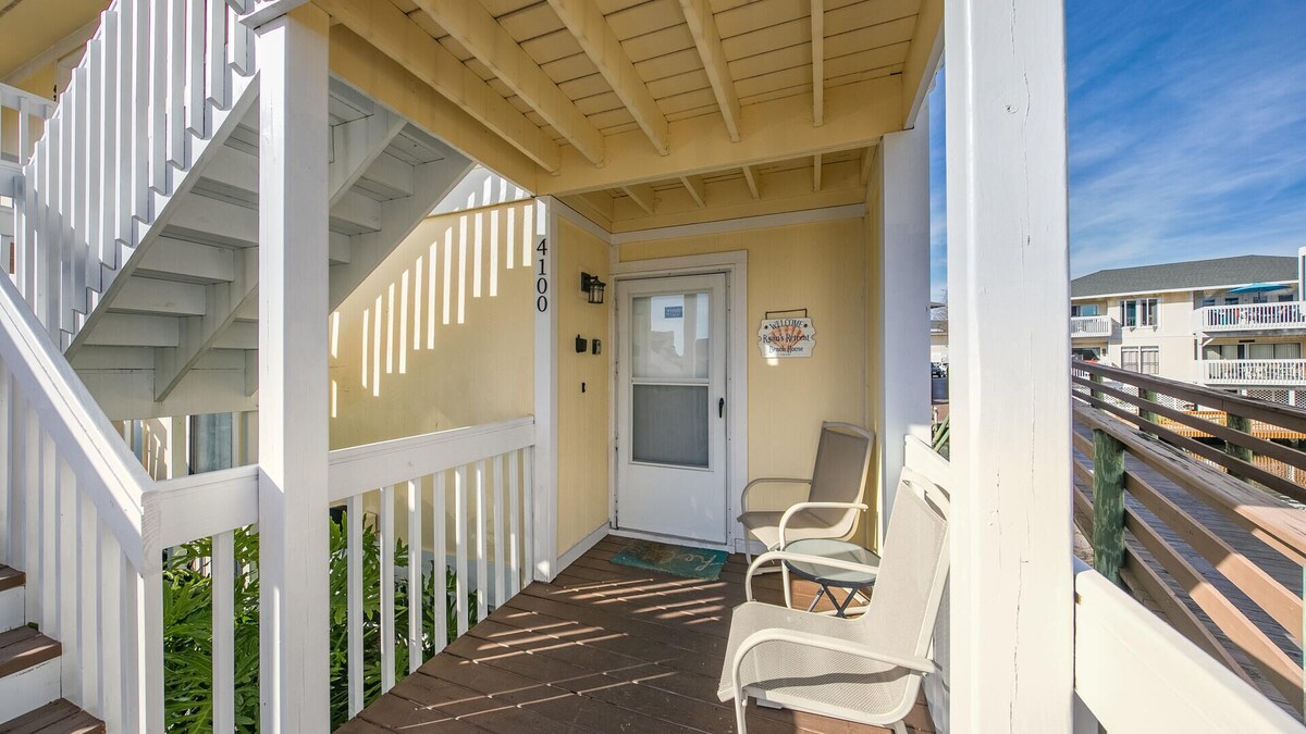 Photo 21 of Canal Views! Free Beach Service, Pet Friendly! Sandpiper Cove 4100!