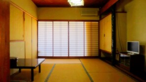 Standard Double Room - Yominoshima Ryokan (Yonago)