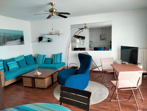 Unclassified image, 1 of 13, button - Sea View, Beautiful High-End T3 Apartment (Les Sables-d'Olonne)