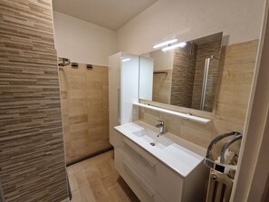 Unclassified image, 4 of 13, button - Sea View, Beautiful High-End T3 Apartment (Les Sables-d'Olonne)