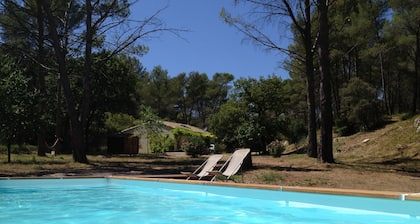 In der Nähe von Aix-en-Provence, Landhaus, mit Pool ohne vis-à-vis