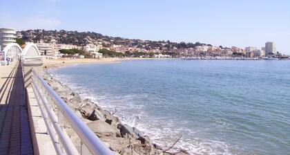 HOUSE 2/6 people CITY CENTER 100m BEACH WIFI PARKING Air-conditionedâ€ïž