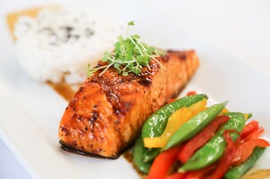 Dinner served, American cuisine