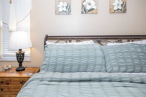 4 chambres, coffre-fort, fer et planche à repasser