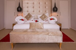 Villa | 7 bedrooms, down comforters, in-room safe, desk