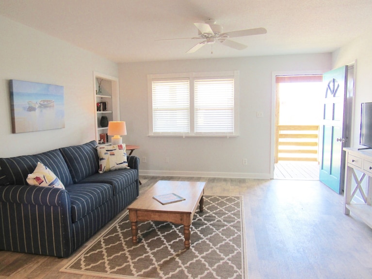 Beach Haven, Less Than 1 Block To Beach! Full Kitchen, Private & Spacious. - Nags Head, NC