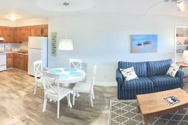 FULL KITCHEN WITH DINING AREA