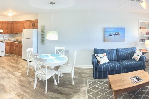 Beach Haven, less than 1 block to beach! Full kitchen, Private & Spacious.