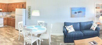 Beach Haven, less than 1 block to beach! Full kitchen, Private & Spacious.