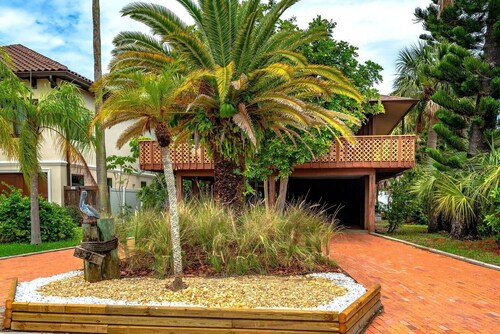 Best Location 2 - In the Heart of IRB - Close to Everything and the Beach