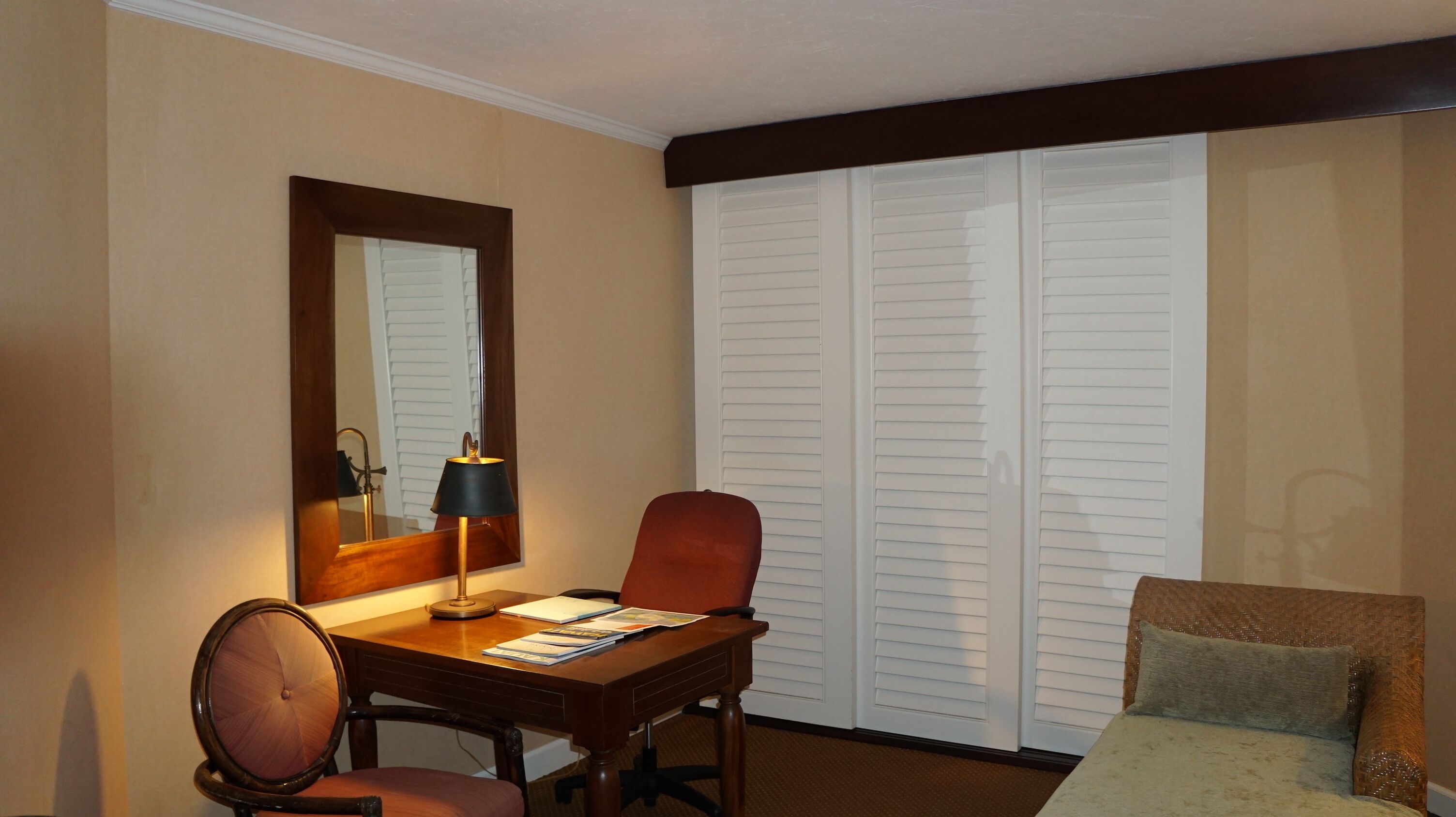 the shutter doors to the lanai can be closed.