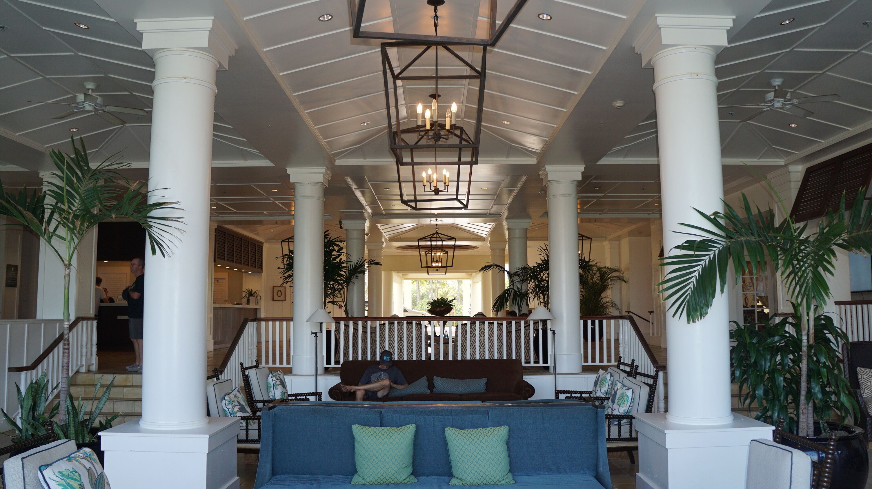 the ope-air lobby is stunning.