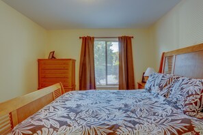 1 bedroom, iron/ironing board, free WiFi, bed sheets