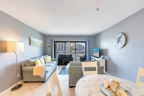 Living area - Great Fishing! Palm Trees And Sunshine! Lovely 1B/2B Estero Yacht & Racquet Club Condo On The Bay! Walk to Beach! Heated Pool! (Fort Myers Beach)